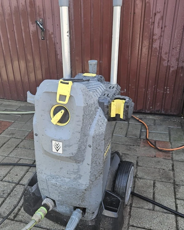 Karcher Center Arttag Opole urządzenie na serwis.jpg