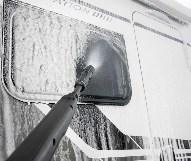 G_145_Q_Power_Control_simplified_HGapp_Caravan_02_CI20-150_DPI.jpg