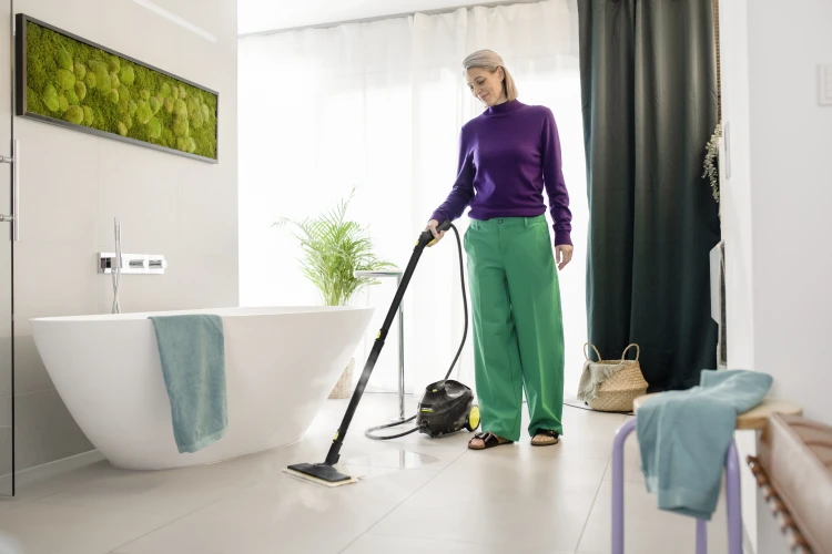 SC_3_EasyFix_Go_Further_bathroom_floor_tiles_app_01_CI20-300_dpi.jpg